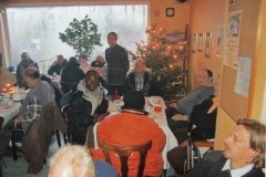 Das Auditorium lauscht der Weihnachtsmusik